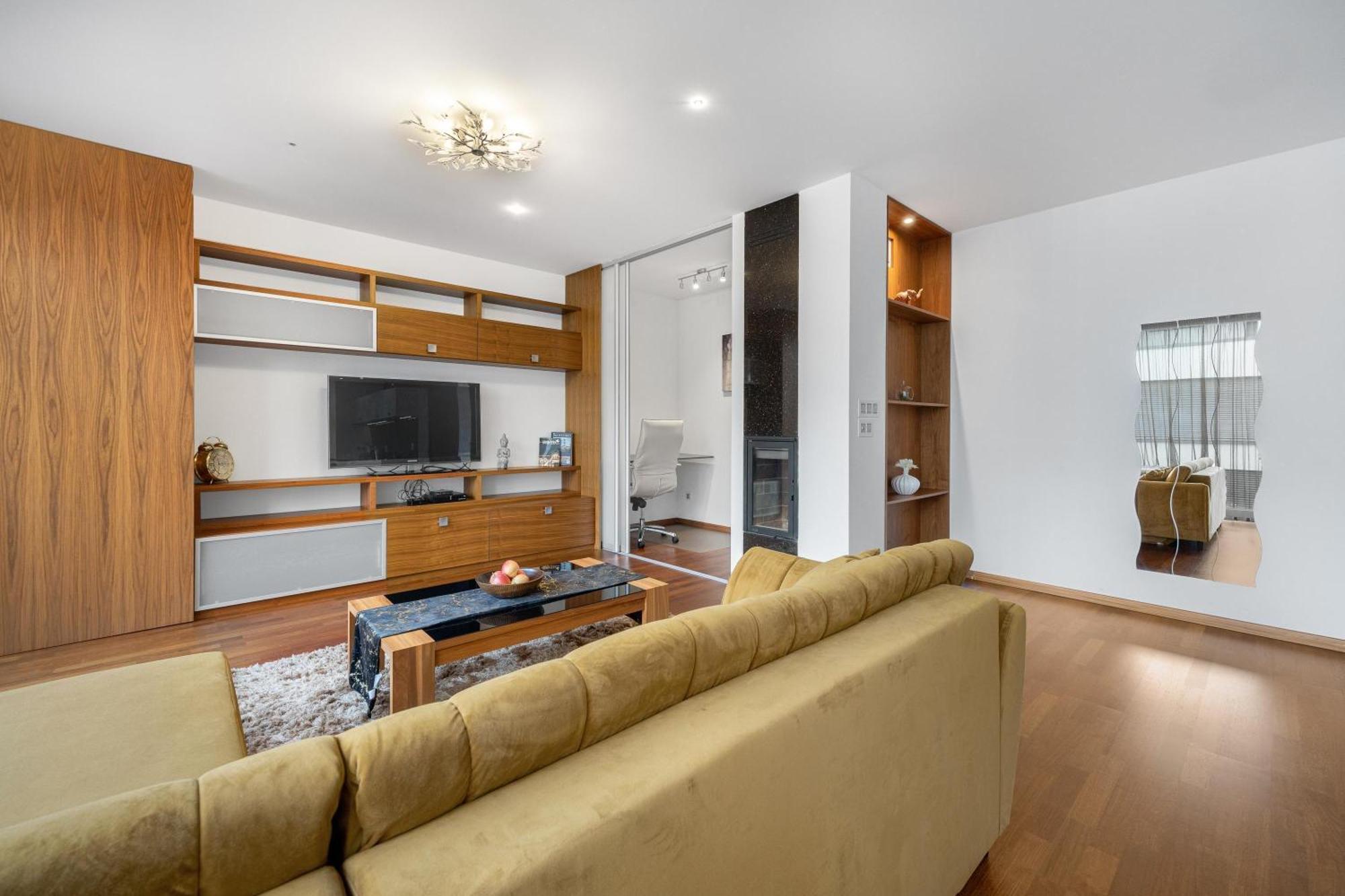 Revon Business Apartment 50 Dunajska ブラチスラヴァ エクステリア 写真
