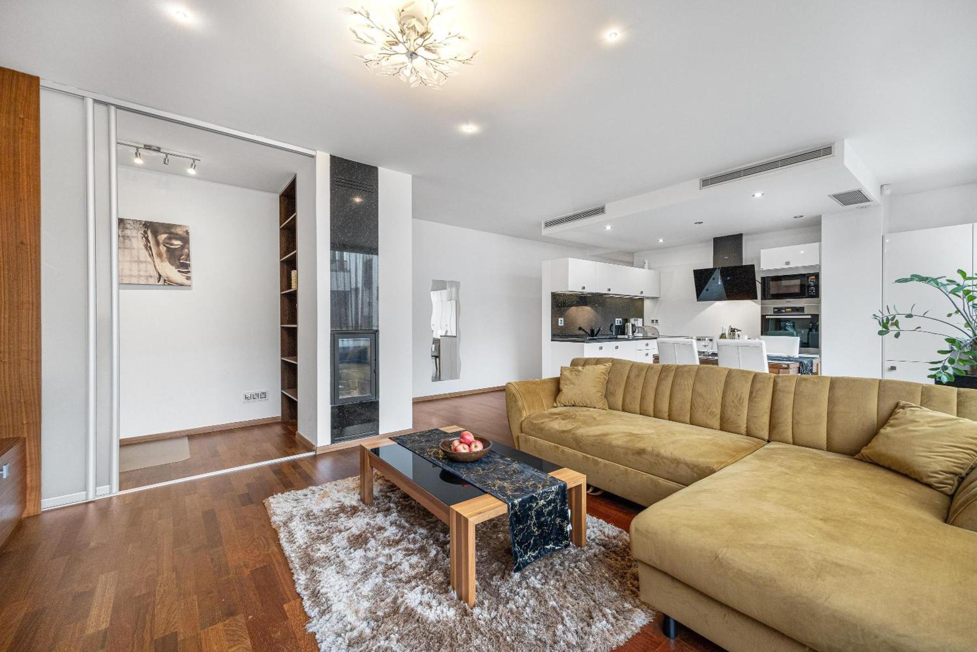 Revon Business Apartment 50 Dunajska ブラチスラヴァ エクステリア 写真