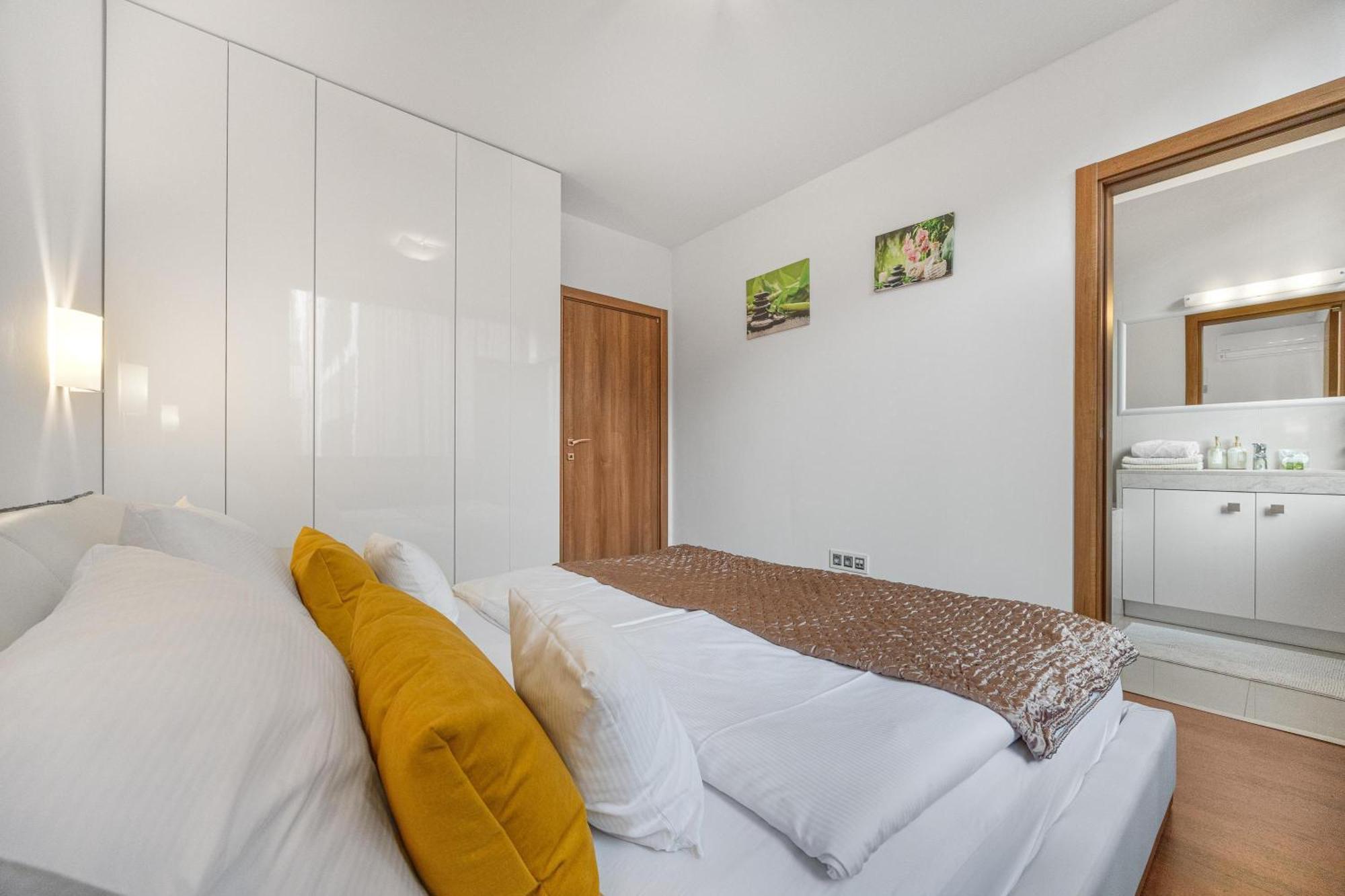Revon Business Apartment 50 Dunajska ブラチスラヴァ エクステリア 写真